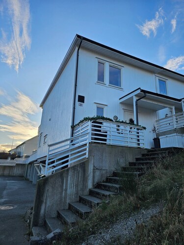 Charming 3-bedroom House in Egersund With Mountain Views