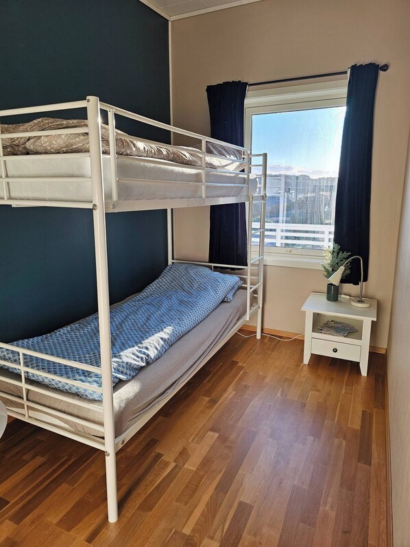 House, 3 Bedrooms, Mountain View