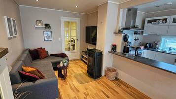 House, 3 Bedrooms, Mountain View | Living room