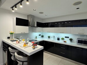 Private kitchen - Grand Penthouse And SPA (Riga)