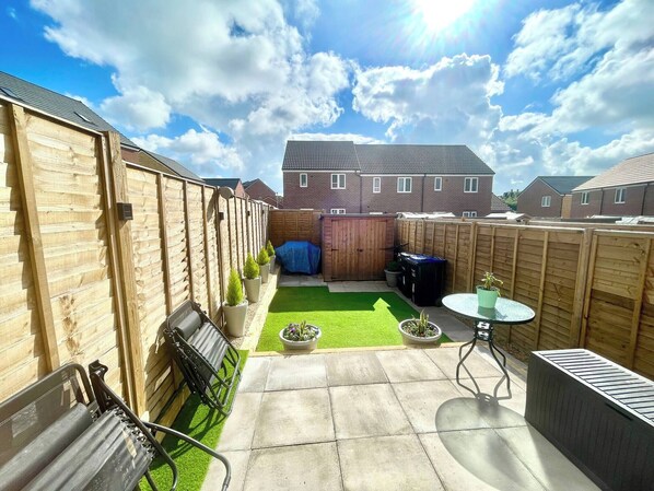 Shared Dormitory, 1 Bedroom | Outdoor dining