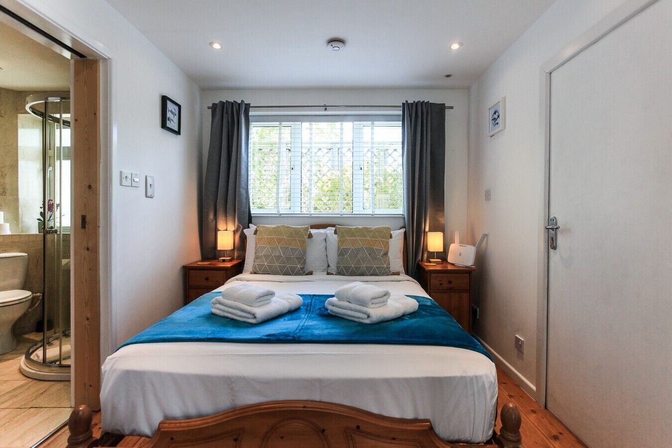 1 bedroom, desk, iron/ironing board, WiFi