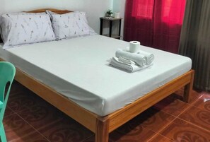ห้องดีลักซ์สวีท | โต๊ะทำงาน, Wi-Fi ฟรี, ผ้าปูที่นอน