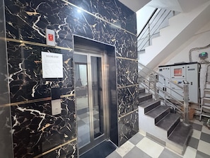 Interior - Hotel 69 (Gurugram)