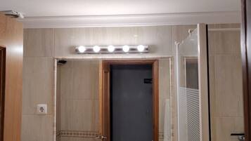 Apartment, 2 Bedrooms, Accessible, Balcony | Interior