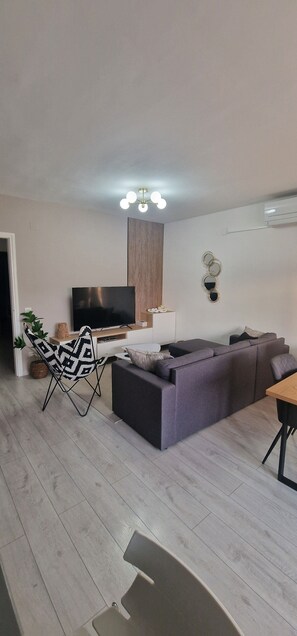 Smart TV - Apartment on the canals near the beach! (Empuriabrava)