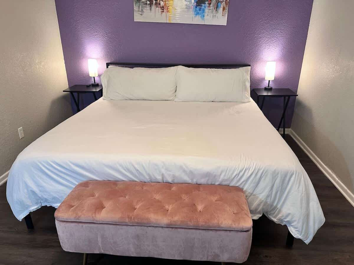 1 soverom, strykejern/-brett, wi-fi (inkludert) og sengetøy