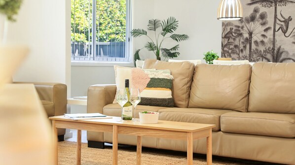 Smart TV, fireplace - Sagewood Sands – everything you need at your doorstep (Callala Beach)