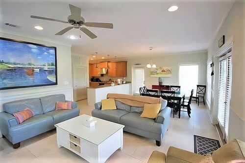 4BR Waterfront Beach Access Pool Lake Views