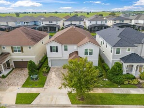 10 bedrooms - Luxury 10br Resort Villa w Pool 10min to Disney (Kissimmee)