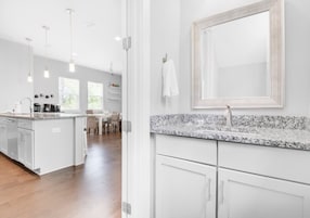 House | 5 bedrooms, Internet