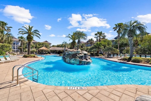 6BR Beach Home 5-min Walk to Ocean Resort Pool