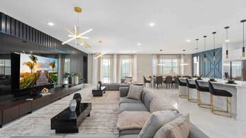 House | 15 bedrooms