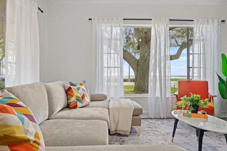 2 habitaciones . Super Boho - At Lake Toho Fishing Vintage Vibes