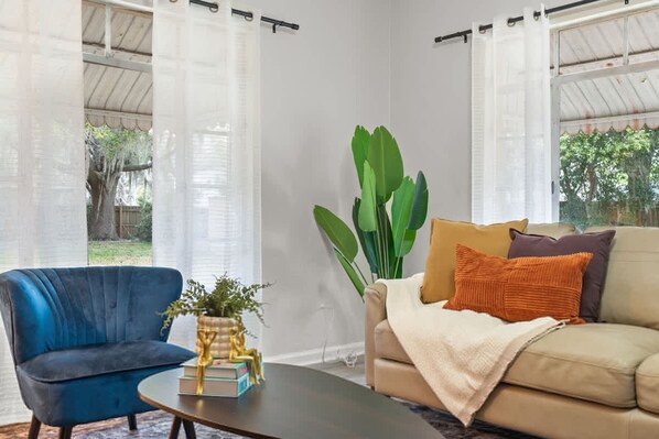 House - Super Boho - Lake Toho Timeless Charm (Kissimmee)