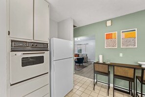 2 bedrooms - Super Boho - Lake Toho Timeless Charm (Kissimmee)