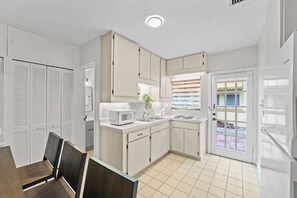 House - Super Boho - Lake Toho Timeless Charm (Kissimmee)