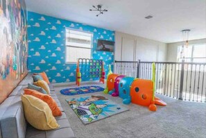 Room - Toy Story Villa - 5BD Game Room Pool Spa Near Disney (Davenport)