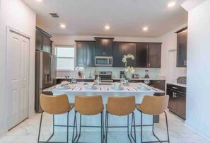 House - Toy Story Villa - 5BD Game Room Pool Spa Near Disney (Davenport)