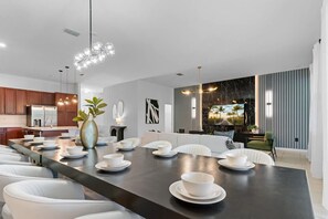 House | 12 bedrooms - Super Giant - 12bd 12bas - Sleep 38 Near Disney (Kissimmee)