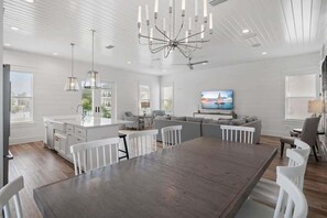 House | 7 bedrooms - Modern Family 7BR w Private Pool and Patio (Miramar Beach)