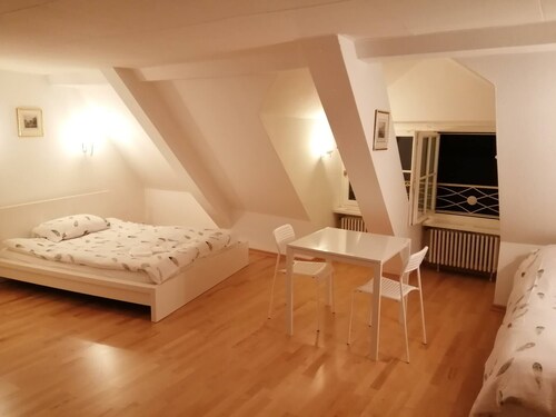 Room-studio D on Barfüsserplatz Central