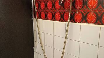 Room, 1 Bedroom | Bathroom
