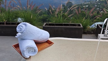 Deluxe Double Room, Mountain View | Outdoor spa tub