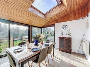 Dining - Maison de Kergoff by Interhome (St Gildas-de-Rhuys)