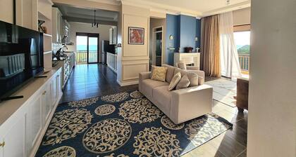 Water's Edge Lakefront Apt at Pacific Victorian