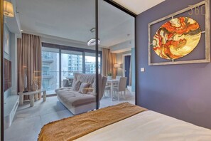Desk, iron/ironing board, travel cot, WiFi - Official Mercury Suites: Lux 2BR in the heart w/AC (St. Julian`s)
