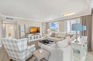 Condo, 3 habitaciones | Área de sala de estar