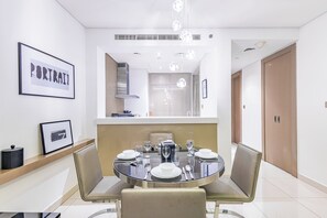 Dining - Superhost 1BR DAMAC Towers Paramount (Dubai)
