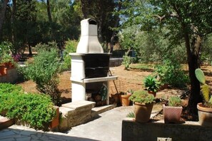 Terrace/patio - Oasis of Relaxation in Sicily: Villa with Pool and Tennis Court between Sea and Nature (Avola)