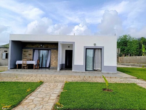 2BR Hilltop Villa in Diego Hely, Nosy Be – Panoramic Views