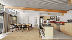 Dining - Woolamai Waters Retreat (Cape Woolamai)