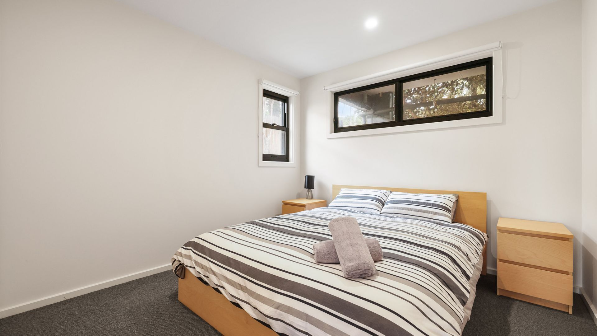 3 dormitorios, tabla de planchar con plancha, Internet