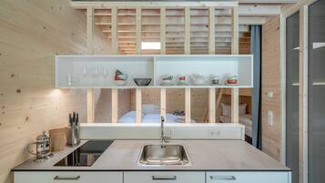 Refrigerador, parrilla de estufa, tostadora y periquera