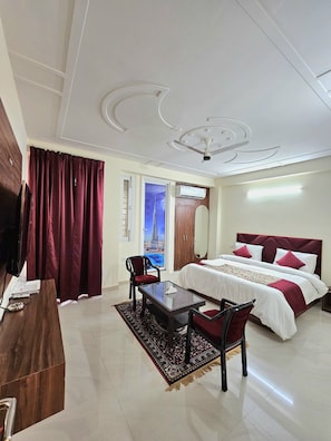 Superior Double Room, Balcony, City View | Free WiFi - Hotel Trident Dwarka (New Delhi)