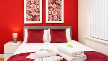 3 bedrooms, iron/ironing board, free WiFi, bed sheets
