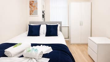 3 bedrooms, iron/ironing board, free WiFi, bed sheets