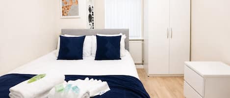 3 bedrooms, iron/ironing board, free WiFi, bed sheets