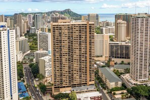 Interior - Honolulu Condo Stay w/ Balcony: Walk to Beaches! (Honolulu)