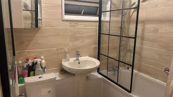 Shared Dormitory, 1 Bedroom, Smoking | Bathroom