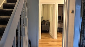 1 bedroom - Room-charming Essex Guest Room Comfort, (Basildon)