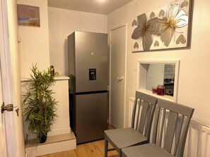 Κρεβάτι Ξενώνα, 1 Υπνοδωμάτιο, Καπνιστών | Εσωτερικοί χώροι