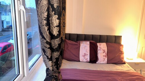 Room-serene Guest Retreat in Basildon C
