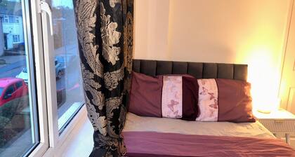 Room-serene Guest Retreat in Basildon C