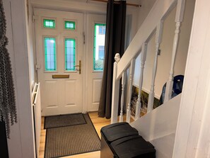 Shared Dormitory, 1 Bedroom, Smoking | Living room - Room-attractive Guest Roomin Basildon wi (Basildon)