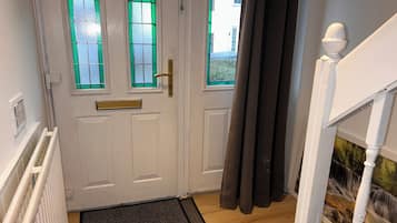 House, 4 Bedrooms, Smoking | Interior